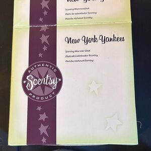 Scentsy New York Yankees Warmer Dish with Purple and Green